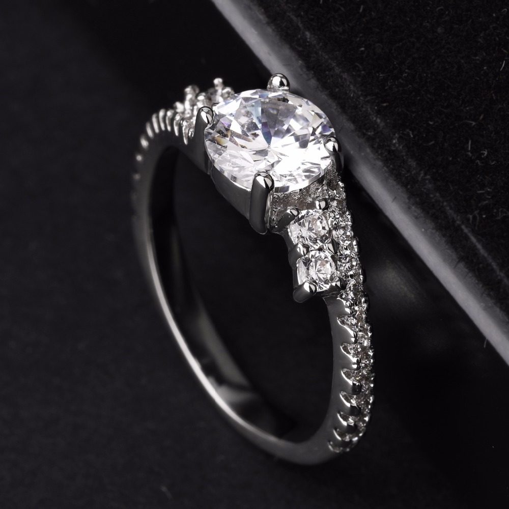 定制银饰品925纯银戒指女性珠宝钻石结婚订婚情侣戒指